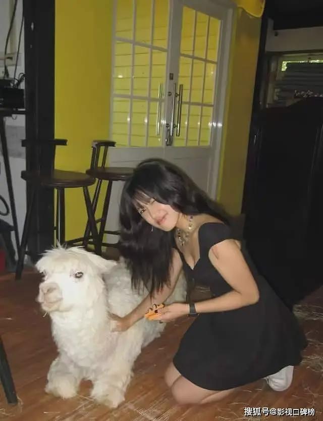 贾静雯女儿晒出美照，梧桐妹摘掉鼻环把头发染黑，素颜神似后爸（组图） - 6