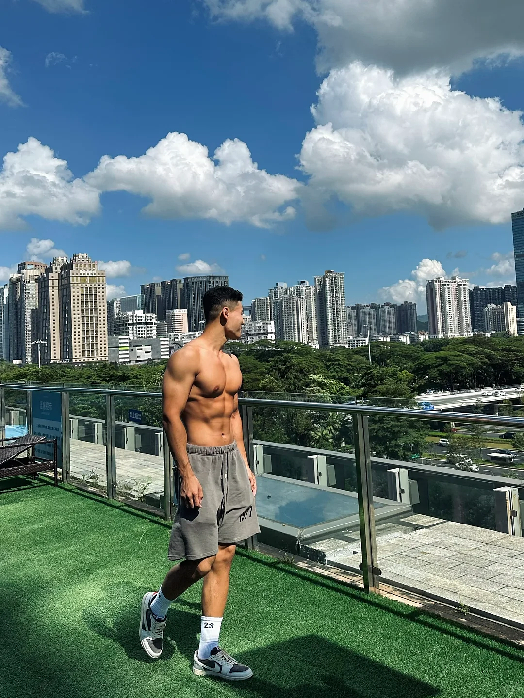 【帅哥】26岁法学硕士健身博主，饱满胸肌硬朗腹肌，这身肌肉在果冻海里镀上蜜糖更诱人（组图） - 31