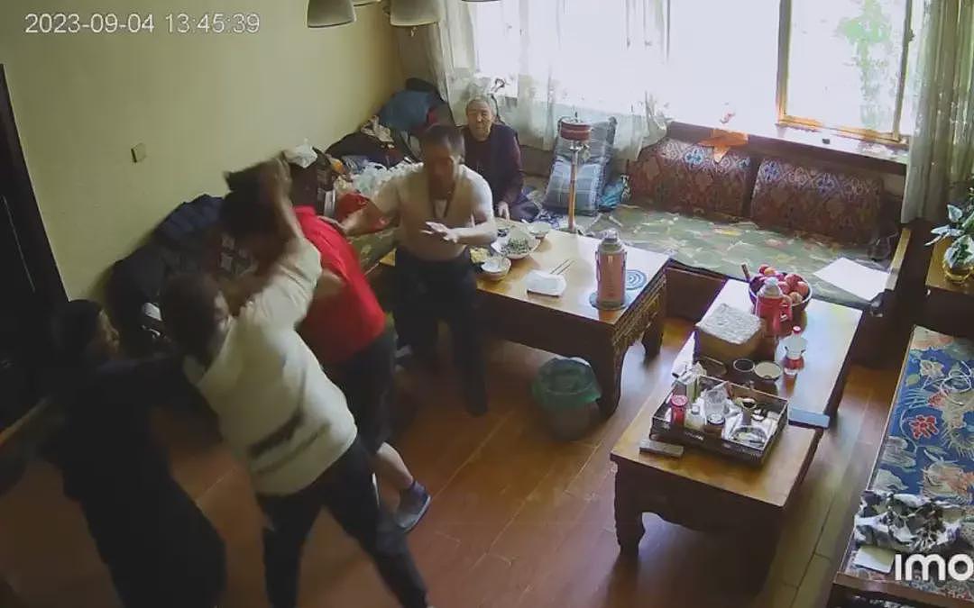 打折的二十条:讨债者持刀行凶送警身亡,两姐妹自卫被判故意伤害(组图) - 2