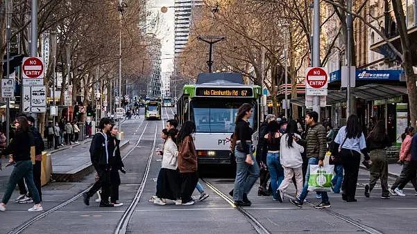 学费暴涨,排名却在下跌,澳洲留学又割了谁(组图) - 10