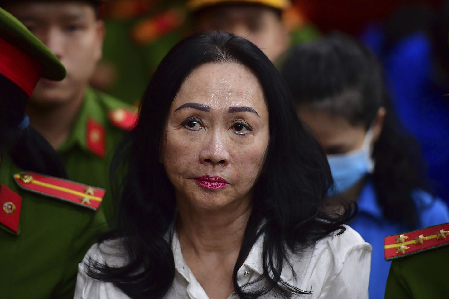 越南女首富判死刑,修法大翻转“确定逃死”!律师曝她反应(组图) - 1