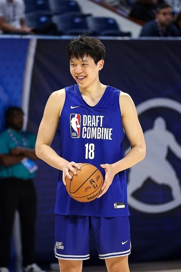 杨瀚森回应被选中：“现在还感觉腿在抖，非常激动”！四年薪资预计将达2139万美元（组图） - 5
