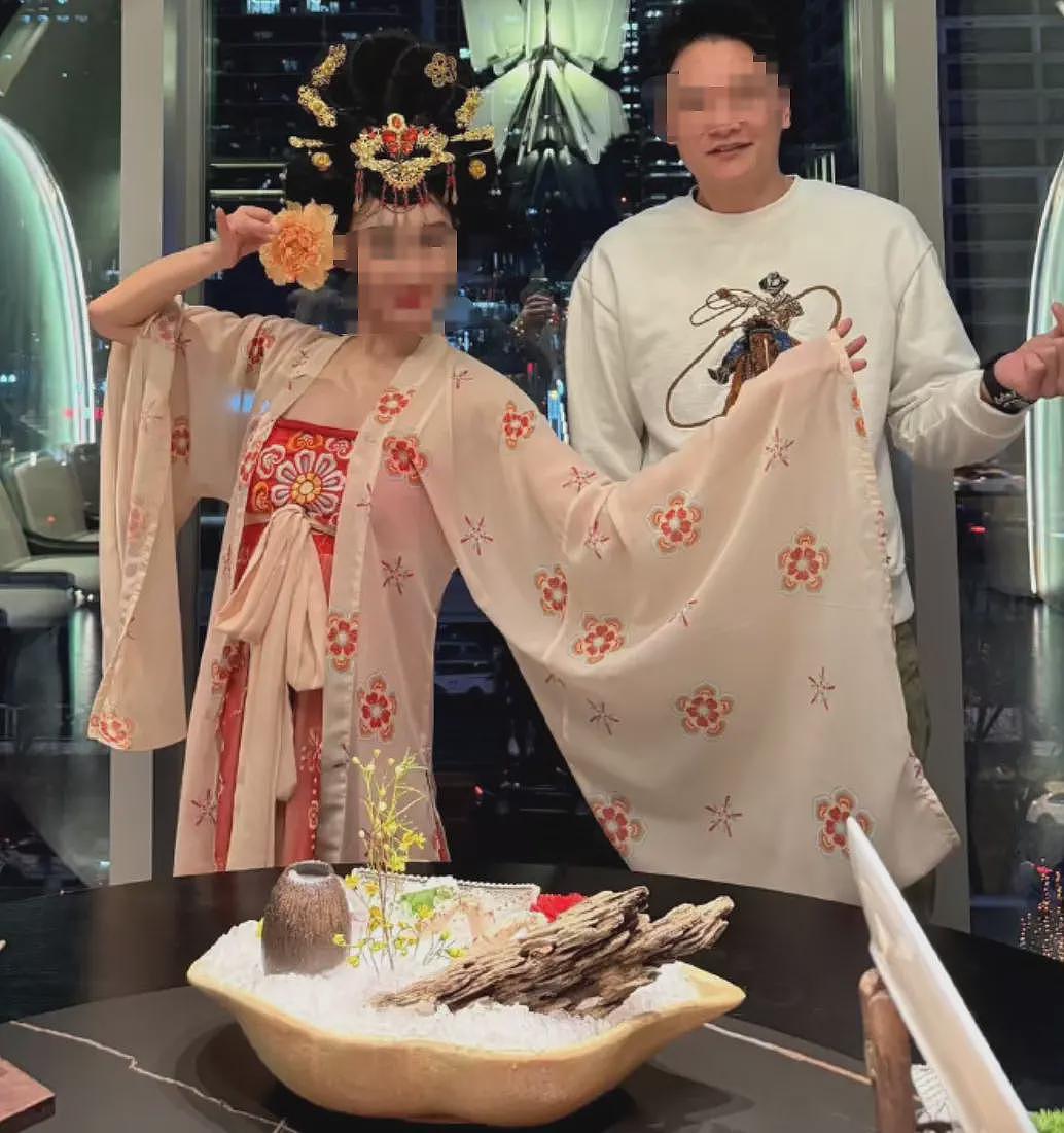包养200位美女的冯总监，又被爆出更多的瓜！（组图） - 16
