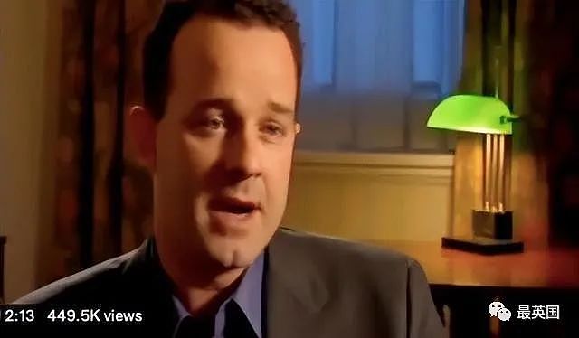 牙膏必须1英寸、浴缸水位需精准？查尔斯难伺候到“离谱”，却心甘情愿被孙子当玩具抠眼睛（组图） - 7