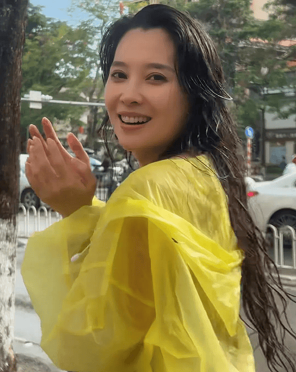 宁静霸气回应牵手门:姐能玩得起,你们不要搞汪峰(组图) - 7