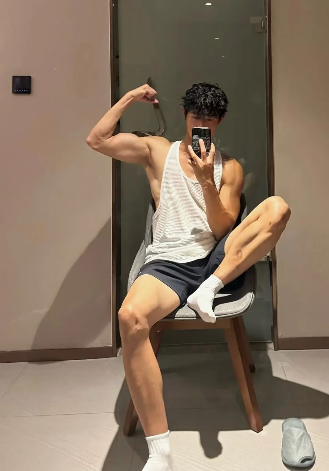 【帅哥】骑行圈天菜黑皮体育生，195cm，腿比命长，耐力超持久...（组图） - 13
