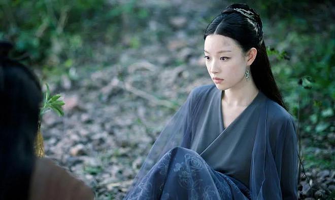 倪妮，怎么突然下桌了？（组图） - 4