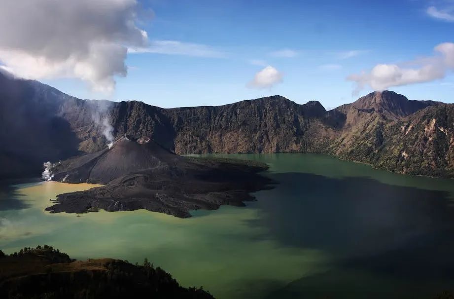 女子坠落印尼活火山！本来还活着，救援各种摸鱼，四天后悲剧了...（组图） - 11