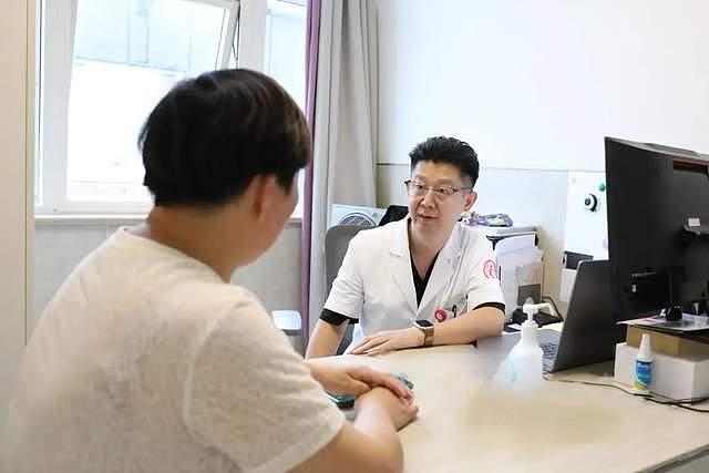 毒液堪比硫酸!女子摸了下脖子就“中招”!千万别碰,有人差点毁容(组图) - 6