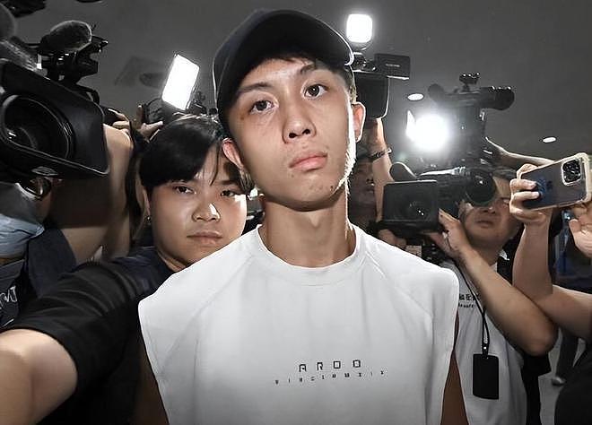 狄莺儿子孙安佐疑似嗑药失控：穿拖鞋精神涣散，在街头行为异常（组图） - 2