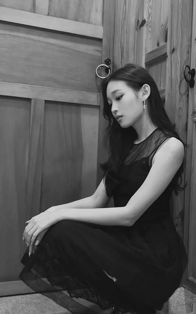 韩国女首富外孙女出道！眼神凌厉长相贵气，韩娱唯一的真财阀千金（组图） - 7