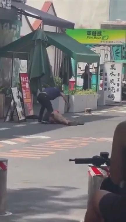 慎入！广州惊爆血腥斩人现场：传摩的司机抢客爆冲突（视频/组图） - 3