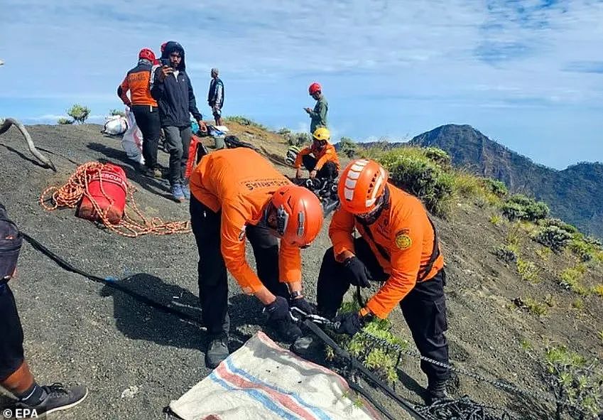 女子坠落印尼活火山！本来还活着，救援各种摸鱼，四天后悲剧了...（组图） - 10