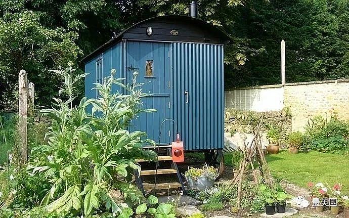 牙膏必须1英寸、浴缸水位需精准？查尔斯难伺候到“离谱”，却心甘情愿被孙子当玩具抠眼睛（组图） - 26