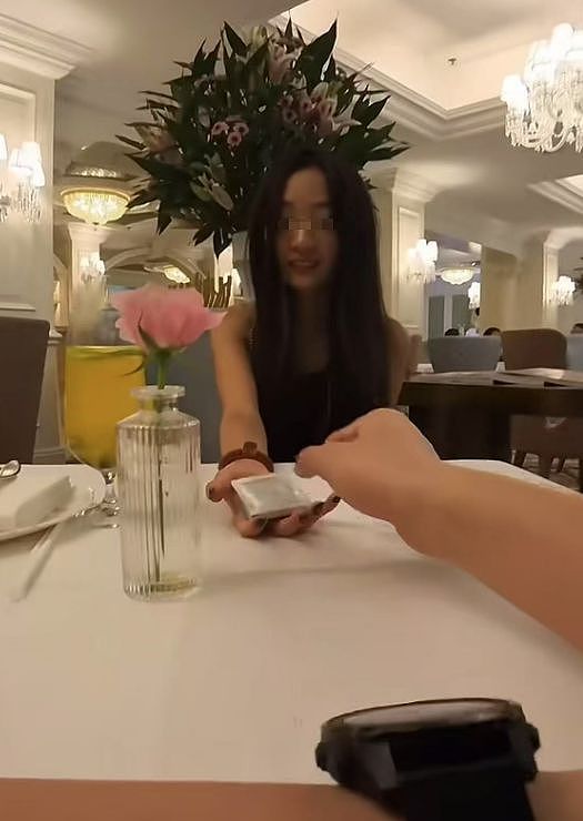 小米前高管包养200美女后续！约炮小号被扒出，大尺度床照太辣眼（组图） - 10