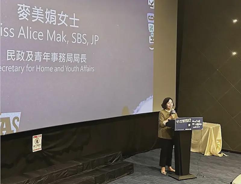 毕业于北大的她突然宣布:退出港姐竞选(组图) - 8