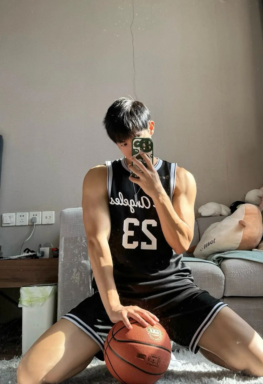 【帅哥】骑行圈天菜黑皮体育生，195cm，腿比命长，耐力超持久...（组图） - 15