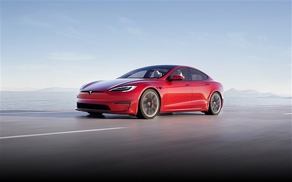 Model S撞车后起火致3死，家属诉特斯拉存设计缺陷（图） - 1