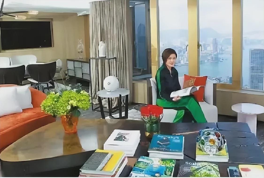62岁关之琳近况:房子很大钱很多,以狗为伴,弟弟是她晚年的依靠(组图) - 10