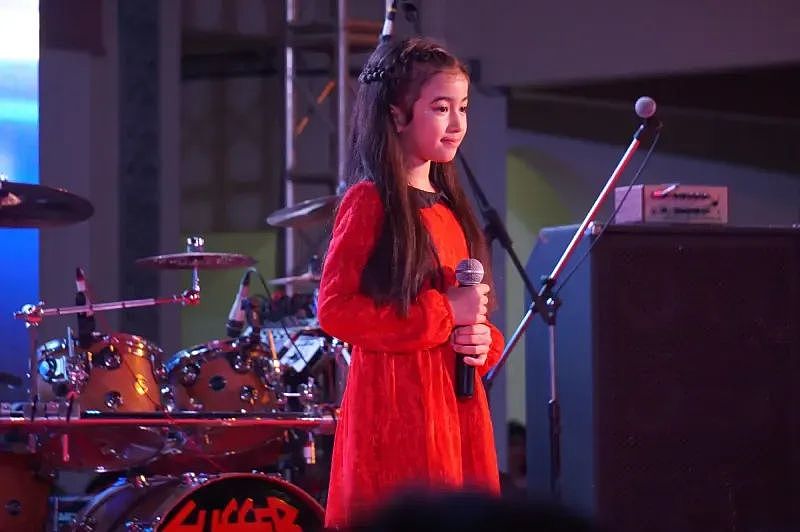 她是王室公主,也是混血明星,曾唱“怀念中国”(组图) - 7