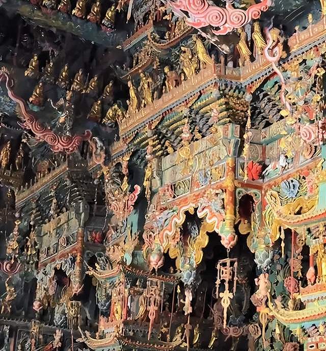 明星又搞特殊？韩雪打卡古建筑使用强光灯，董宇辉印小天也曾被骂（组图） - 6