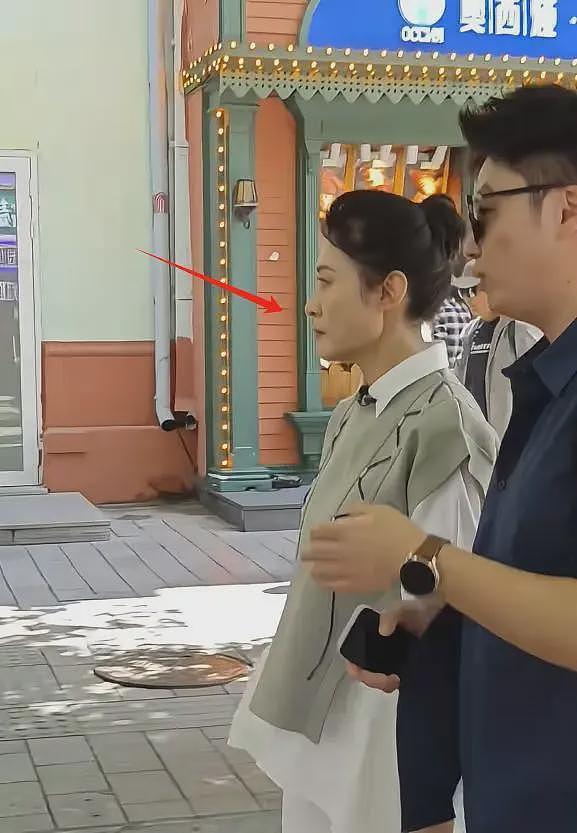 央视主持周涛近照流出，面相凶狠眼神犀利，网友：亲和感哪去了？（组图） - 12