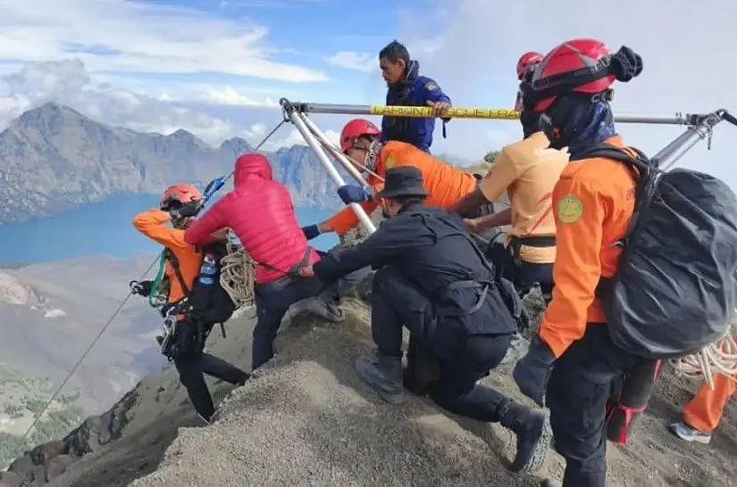 女子坠落印尼活火山！本来还活着，救援各种摸鱼，四天后悲剧了...（组图） - 9