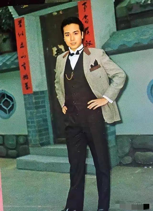 72岁伍卫国近照曝光,与刘晓庆恋情成一生遗憾(组图) - 10
