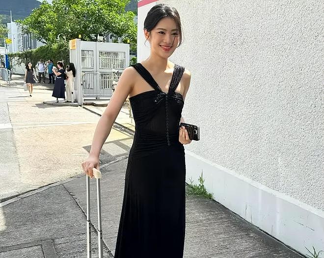 港姐海选生图好精彩!翻版朱茵和学霸律师抢镜,港媒的吐槽太犀利(组图) - 7