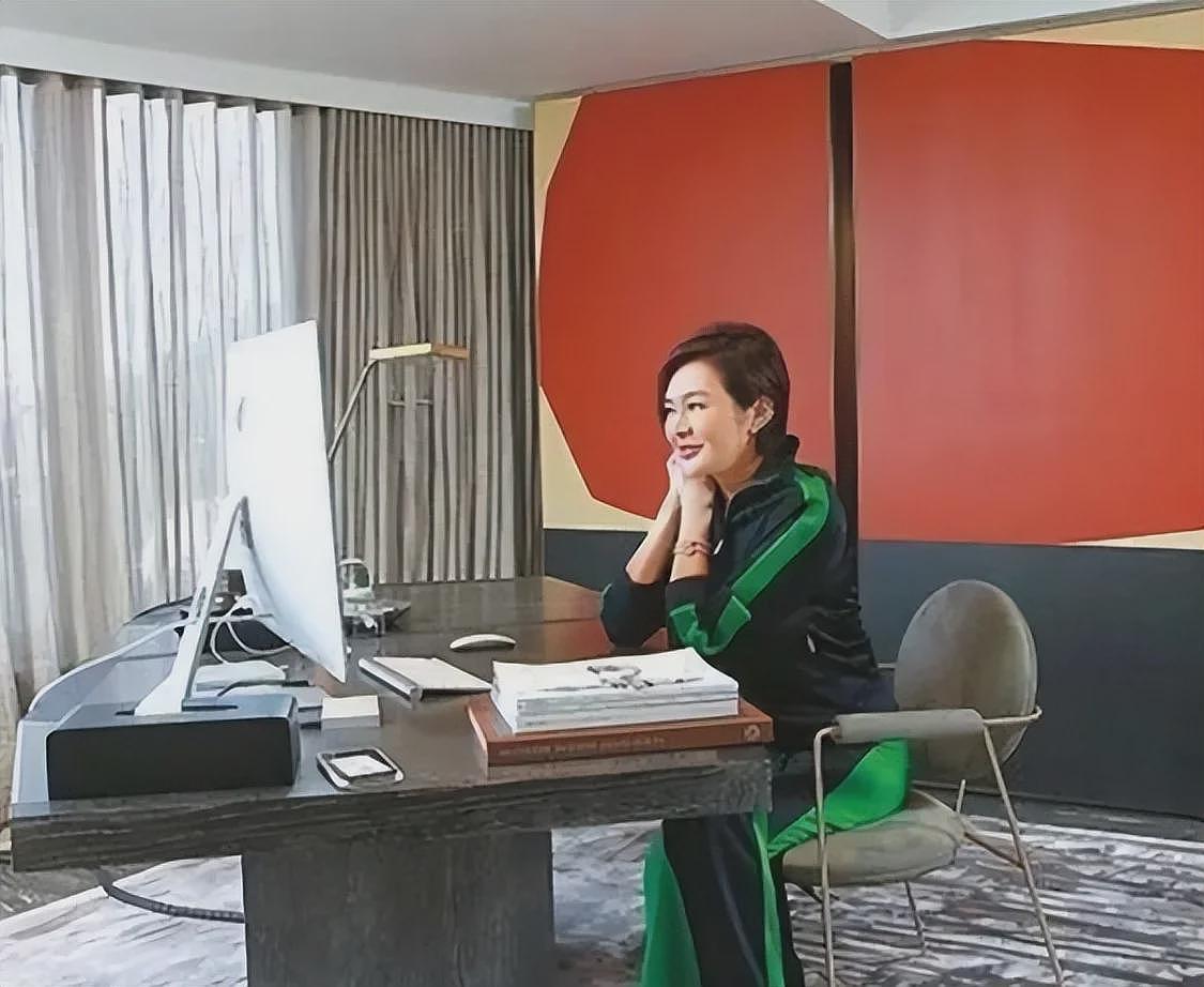 62岁关之琳近况:房子很大钱很多,以狗为伴,弟弟是她晚年的依靠(组图) - 18