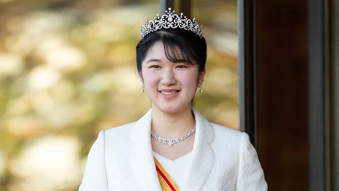 日本最美公主被废柴太子弟害惨？出访国外连飞10天只敢坐经济舱，网友：为了挽回家族口碑付出太多（组图） - 22