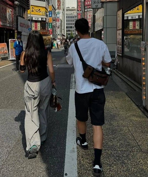陈奕迅女儿出道MV上线,歌词控诉被抛弃PUA,日本男友迅速转发(组图) - 12