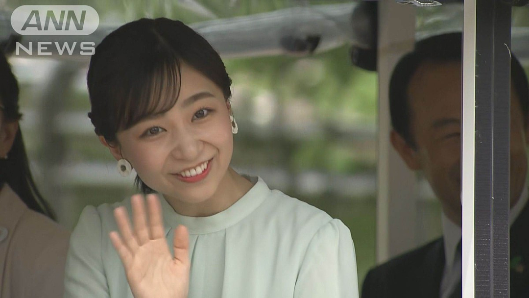 日本最美公主被废柴太子弟害惨？出访国外连飞10天只敢坐经济舱，网友：为了挽回家族口碑付出太多（组图） - 7