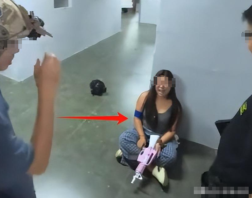 微胖女生玩真人CS失控开枪扫射路人,嘴脸爆火后被翻旧账又说自己抑郁…(组图) - 22
