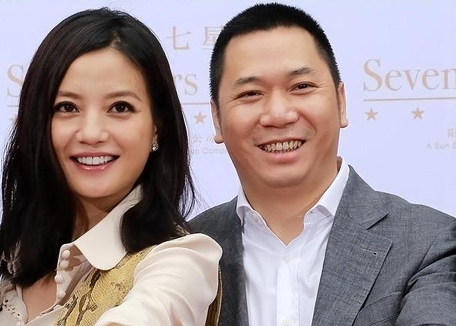 赵薇黄有龙昔日爱巢血亏2300万港币售出,曾无人问津,买家来自内地(组图) - 1