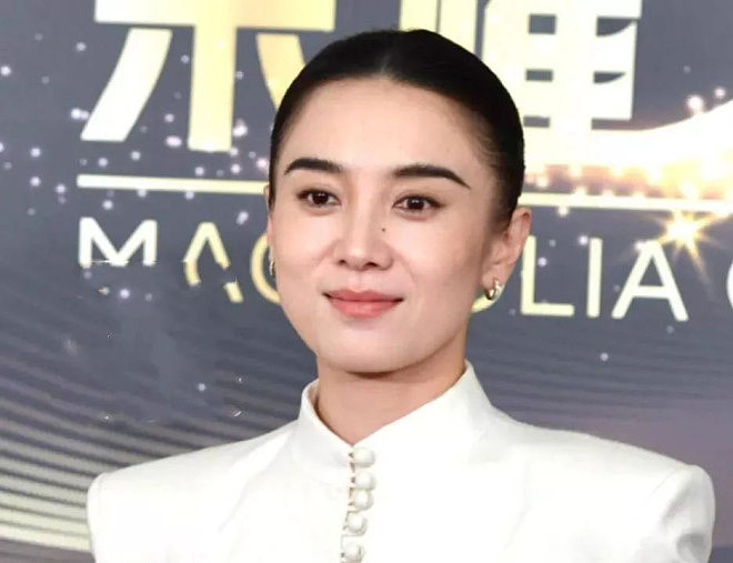 刘亦菲怼脸拍瘦了！白玉兰奖提名晚宴上神态自信（组图） - 8
