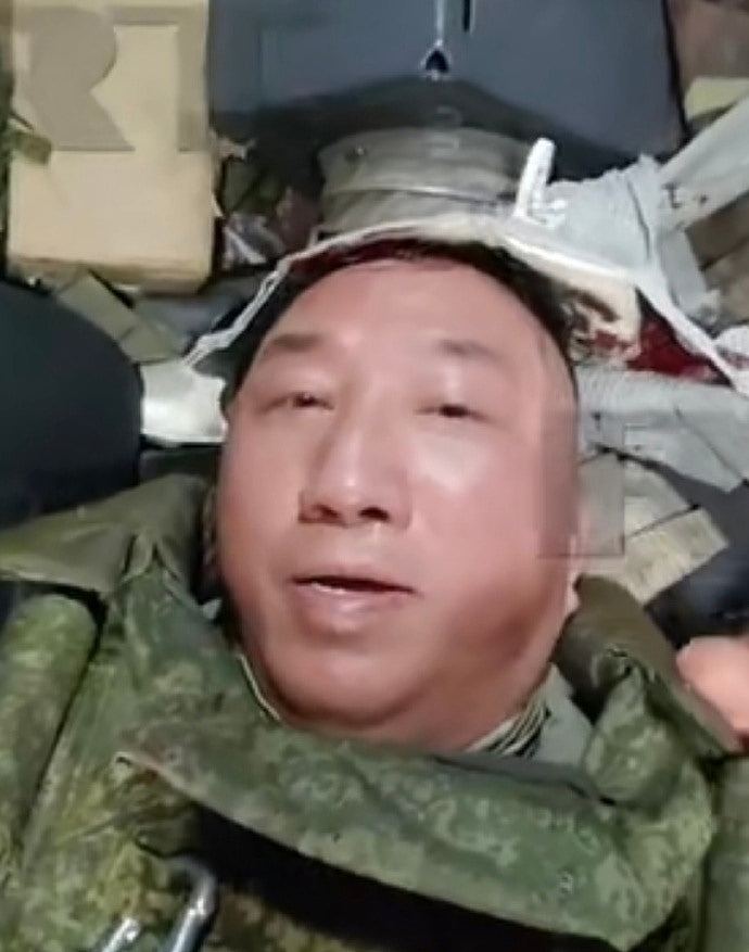 遭乌克兰无人机击中,中国记者头部受伤(组图) - 1