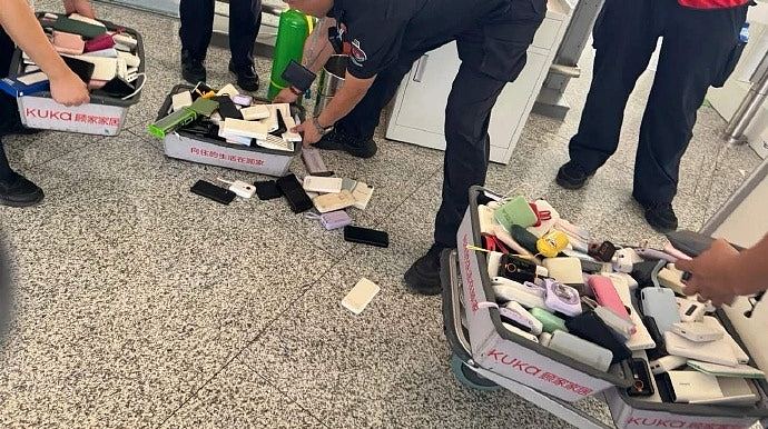 中国内地航班明起禁无3C标识航班充电宝，多地机场提前实施，三大须知一次看（组图） - 2
