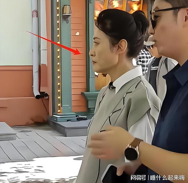 央视主持周涛近照流出，面相凶狠眼神犀利，网友：亲和感哪去了？（组图） - 5