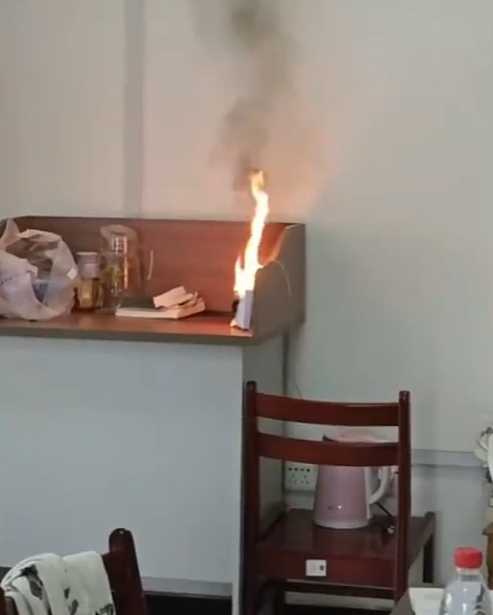 禁上飞机的充电宝，几年前就埋下了隐患（组图） - 11