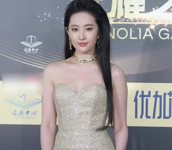 刘亦菲缺席白玉兰惹争议，被曝得知不会获奖后离开，被批格局太小（组图） - 19