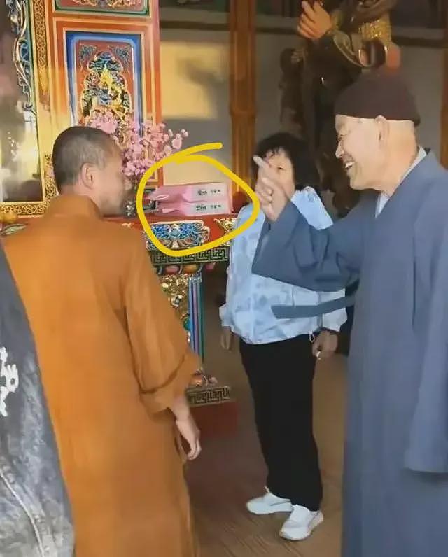 寺庙僧人扔香客赠送的大米,嫌弃是陈米?五台山回应来了(组图) - 1