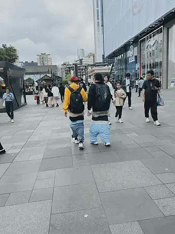 又见成都太古里“垮掉的一代”：遍地流氓时尚，饱了眼福长了见识（组图） - 11