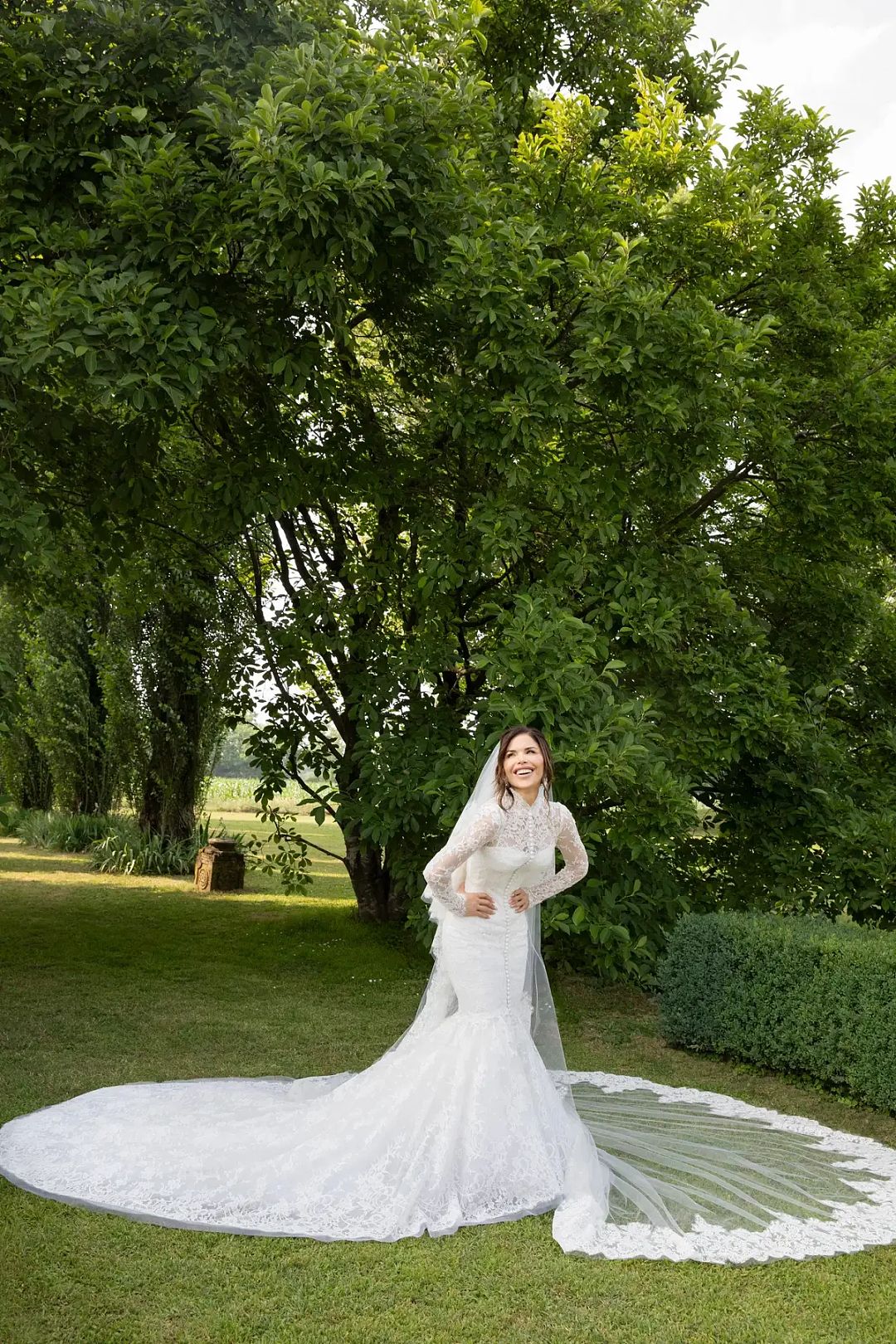 终于结了！亿万富豪贝索斯完婚，新娘立改夫姓！婚纱造型罕见没露太多，盖茨卡戴珊小李子全到场…（组图） - 30