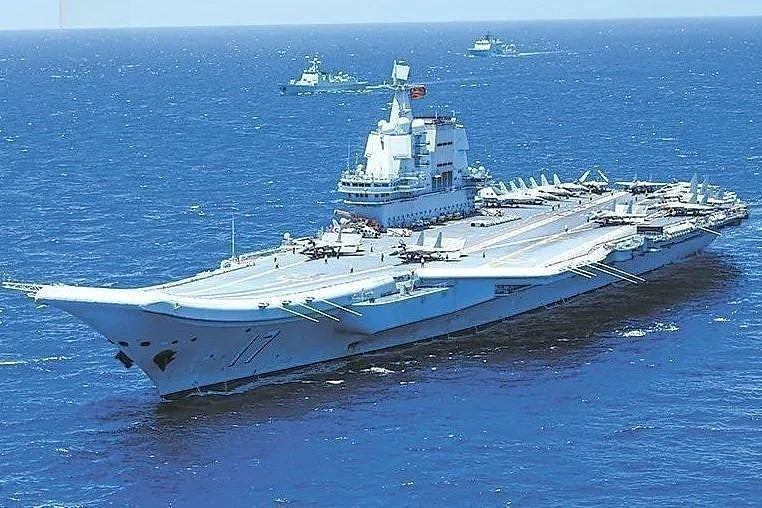 山东舰时隔辽宁舰8年访港，内媒指有3大深意：中国航母实力大增（组图） - 4