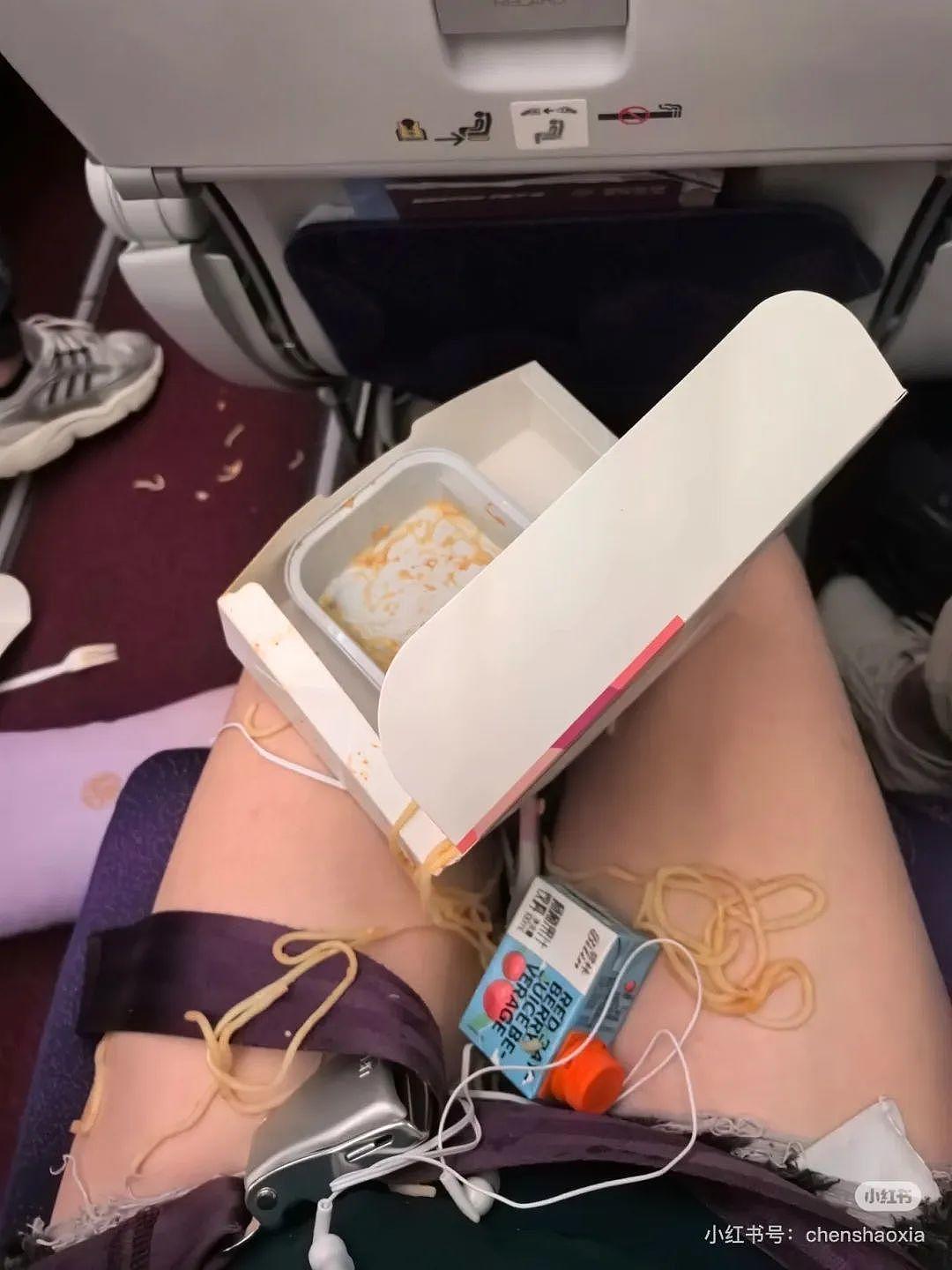 上海飞深圳航班突然剧颠，餐盒手机乱飞，航司回应（组图） - 2