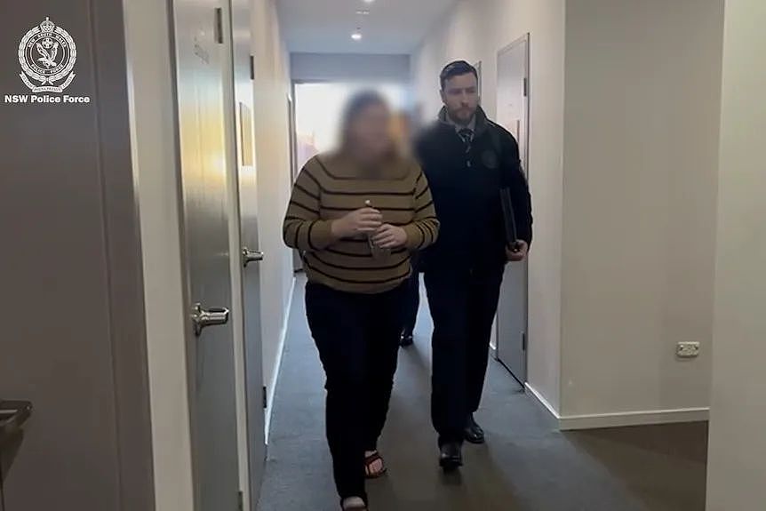 是个人才!澳洲女大学生黑进学校系统,改挂科成绩,还勒索母校偷卖数据(组图) - 3