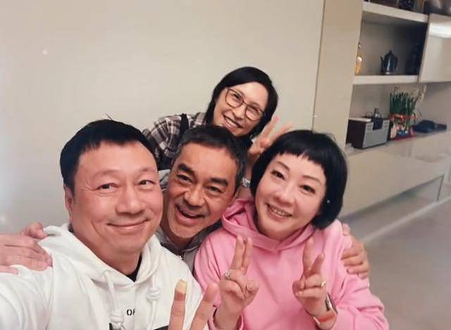刘青云夫妇与TVB三届视帝夫妇同游峨眉山恩爱如初(组图) - 7