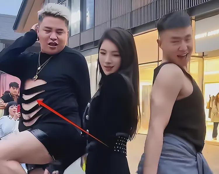 又见成都太古里“垮掉的一代”：遍地流氓时尚，饱了眼福长了见识（组图） - 3
