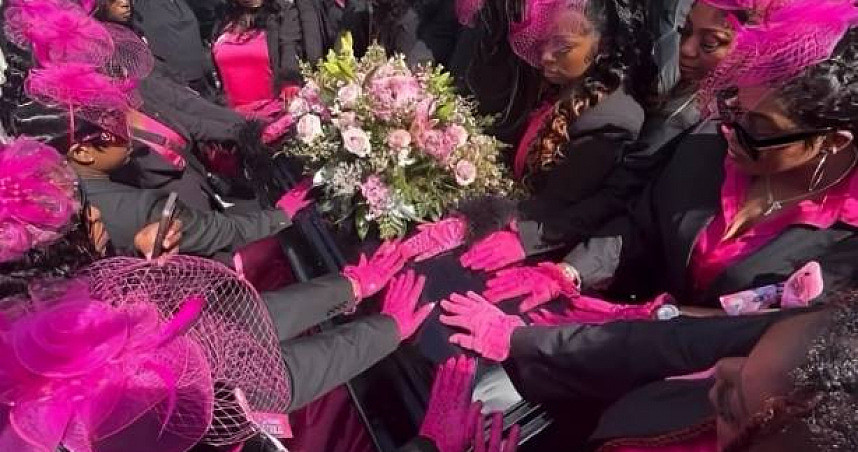 被告知剩两周寿命！39岁女亲自安排「粉色葬礼」：来宾要戴蝴蝶结（图） - 1